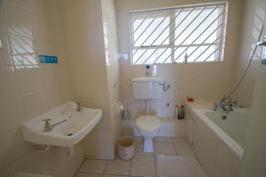 To Let 1 Bedroom Property for Rent in Sea Point Western Cape